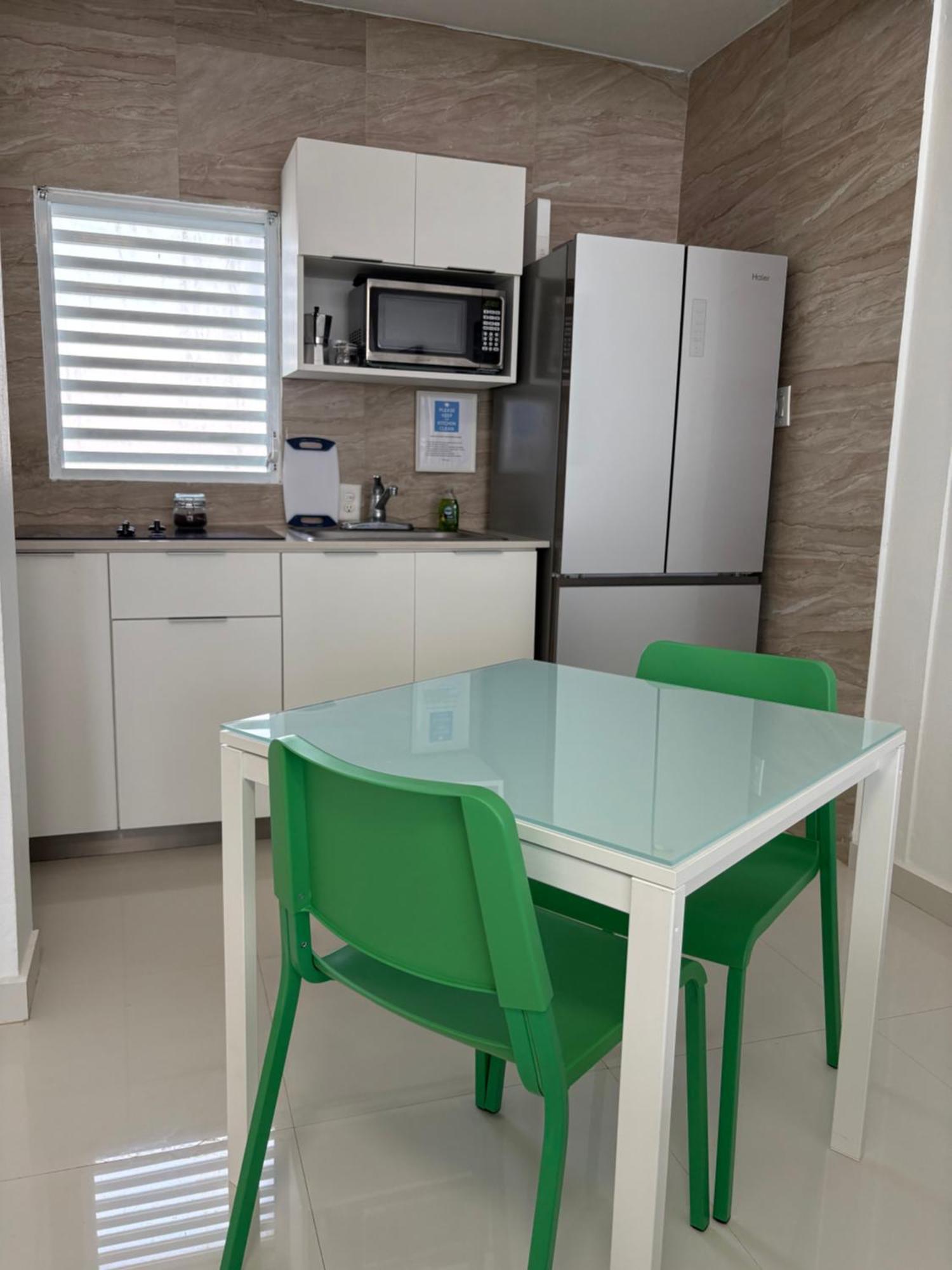 Posada Centric Studio Isla Verde Сан-Хуан Екстер'єр фото