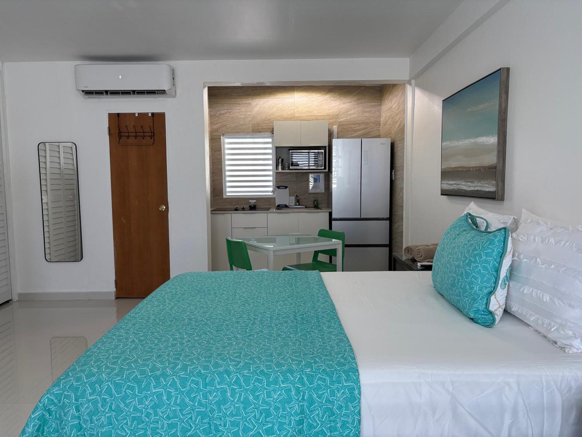 Posada Centric Studio Isla Verde Сан-Хуан Екстер'єр фото